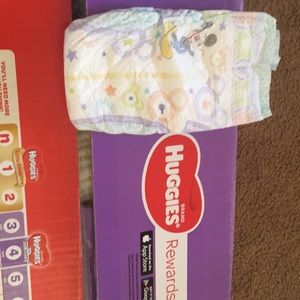 Huggies Little Movers size 4   22-37lbs